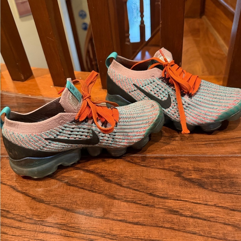 Nike Women's Vapormax Flyknit Multicolor Running Shoes - Picture 6 of 8